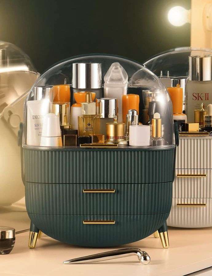 Organize Your Makeup in Style: 10 Compact Organizers for Small Bathrooms